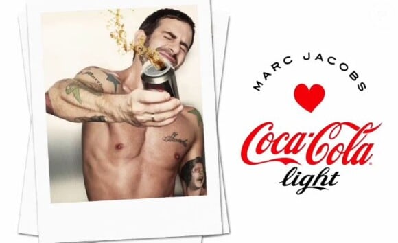 Marc Jacobs lance les festivités en devenant directeur artistique de Coca-Cola Light pour 2013.