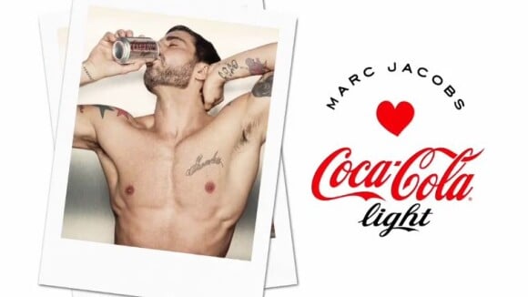 Marc Jacobs, torse nu et tout en muscles pour Coca-Cola Light