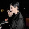 Anne Hathaway et son mari Adam Shulman vont dîner au restaurant 'Le Berkeley' avec l'équipe du film après l'avant-première du film Les Misérables à Paris sur les Champs-Elysées le 6 février 2013