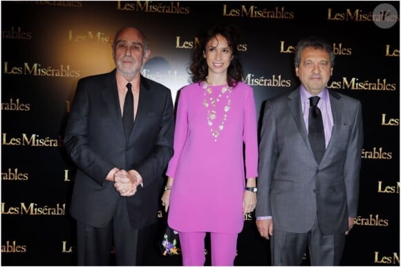 Claude-Michel Schönberg à gauche, et Alain Boublil pendant la première du film Les Misérables à Paris le 5 février 2013.