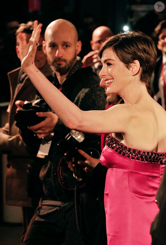 Anne Hathaway (Fantine) arrive à la première du film Les Misérables à Paris le 5 février 2013.