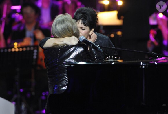 Véronique Sanson et Maurane lors des Victoires de la Musique, sur France 2 le 8 février 2013.