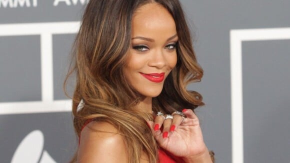 Grammy Awards 2013 : Rihanna, sublime héroïne et showgirl devant Chris Brown