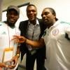 Jay-Jay Okocha, Marcel Desailly et Wilson Oruma lors des célébrations qui ont suivi le titre de champion d'Afrique décroché par L'équipe du Nigeria de John Obi Mikel le 10 février 2013 en disposant du Burkina Faso (1-0) au Soccer City Stadium de Johannesburg