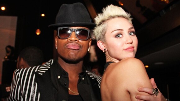 Miley Cyrus se la joue gangsta avec Ne-Yo et Wiz Khalifa !