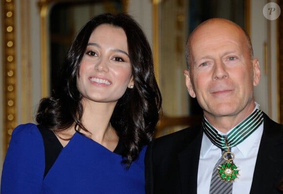 Bruce Willis avec sa délicieuse femme Emma Heming à Paris le 11 février 2013.