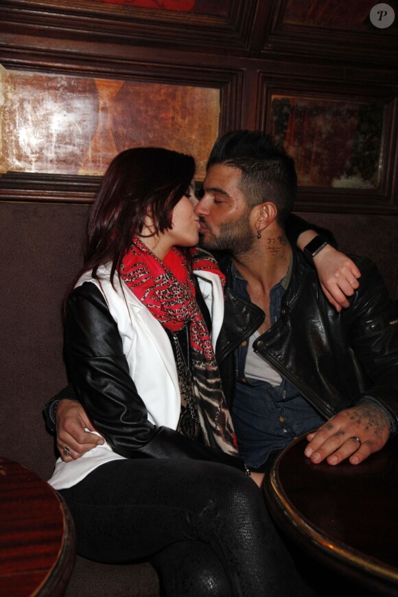 Pauline et Tony, amoureux, lors du Show Case de Pauline de la Star Academy 9 au Sir Winston, à Paris le 11 février 2013.