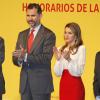 Le prince Felipe et la princesse Letizia d'Espagne présidaient remise des accréditations aux Ambassadeurs d'honneur de la marque Espagne, à la Cité financière de la Banque Santander, à Madrid, le 12 février 2013.
