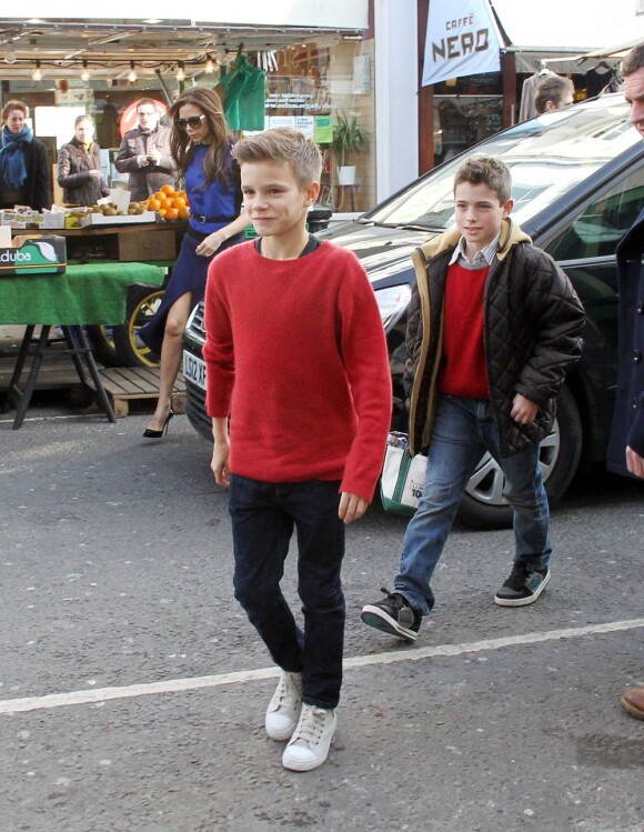 Romeo Beckham s'apprête à célébrer l'anniversaire de son petit frère Cruz, le 18 février 2013 dans le centre de Londres