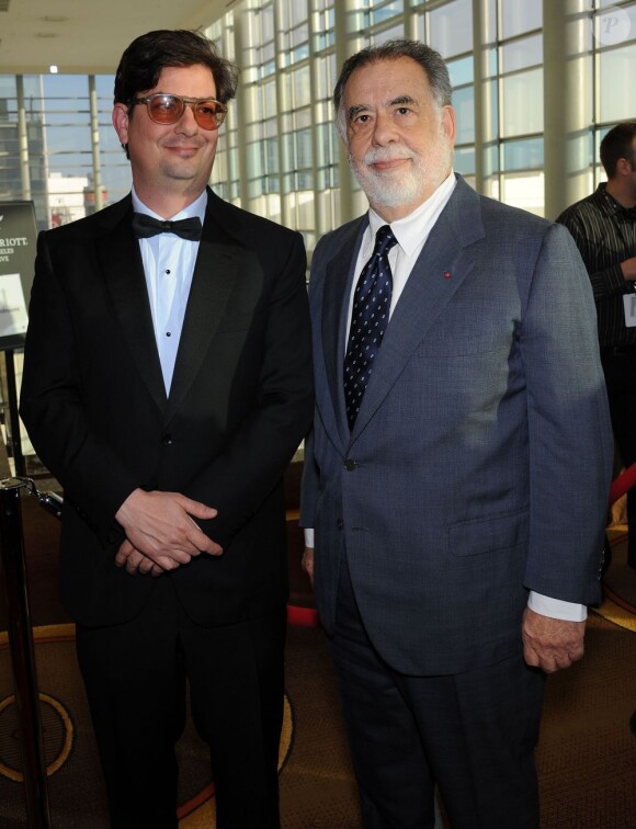 Roman Coppola et son père Francis Ford Coppola lors des Writers Guild of America Awards à Los Angeles le 17 février 2013