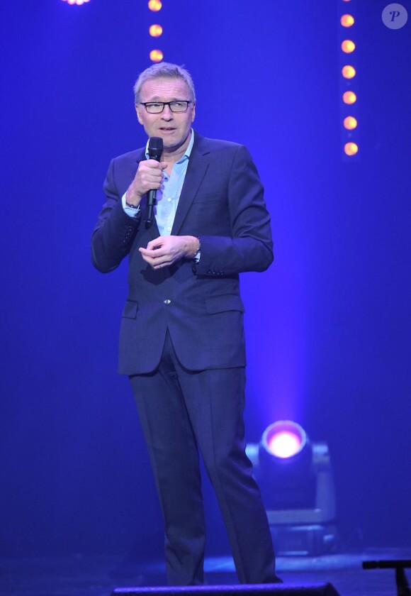 Laurent Ruquier sur la scène de Bobino pour la grande soirée humoristique "Europe 1 fait Bobino", le 18 février 2013