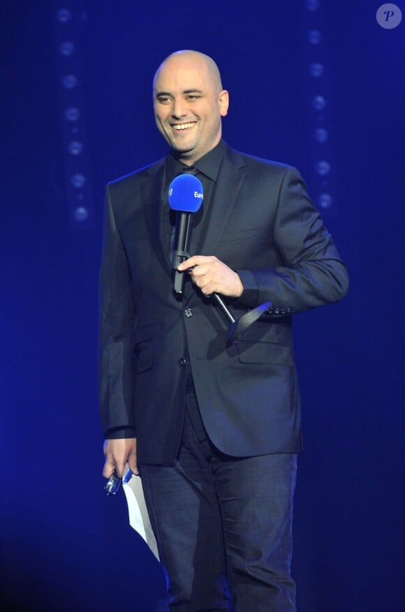 Jérôme Commandeur sur la scène de Bobino pour la grande soirée humoristique "Europe 1 fait Bobino", le 18 février 2013