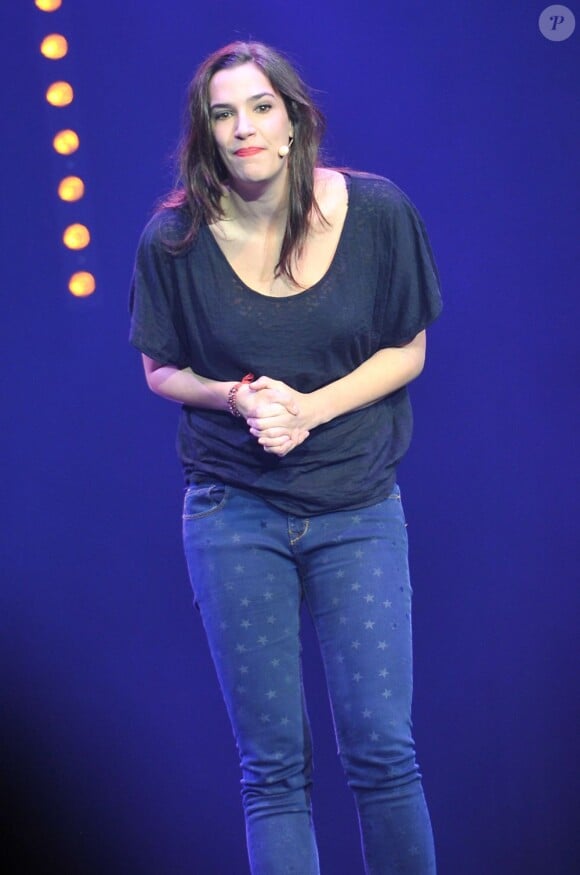 Charlotte Gabris sur la scène de Bobino pour la grande soirée humoristique "Europe 1 fait Bobino", le 18 février 2013