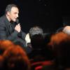 Nikos Aliagas sur la scène de Bobino pour la grande soirée humoristique "Europe 1 fait Bobino", le 18 février 2013