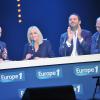 Nicolas Canteloup, Julie Leclerc, Bruce Toussaint et Laurent Cabrol sur la scène de Bobino pour la grande soirée humoristique "Europe 1 fait Bobino", le 18 février 2013
