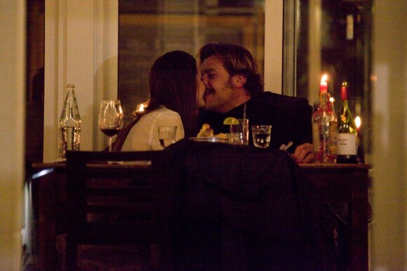 Andrea Lo Cicero et sa compagne Roberta très amoureux lors d'un dîner en amoureux le jour de la Saint Valentin le 14 février 2013 à Rome