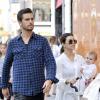 Kourtney Kardashian, son conjoint Scott Disick et leur fille Penelope font du shopping à Beverly Hills. Le 18 février 2013.
