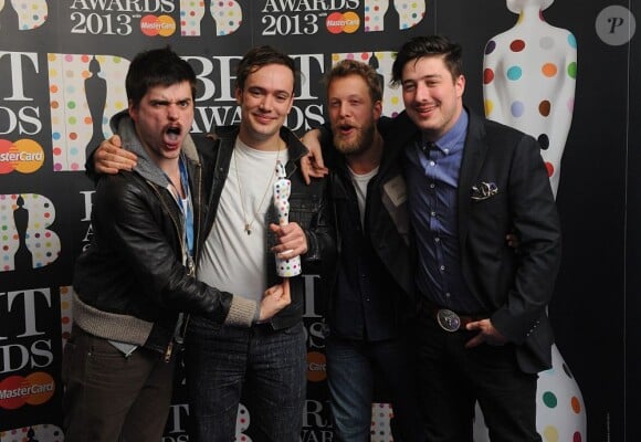 One Direction a été récompensé pour son Rayonnement international aux Brit Awards le 20 février 2013.