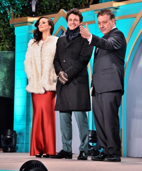 Rachel Weisz, Sam Raimi, James Franco lors de la présentation au Japon, à Tokyo, du film Le Monde fantastique d'Oz le 20 février 2013