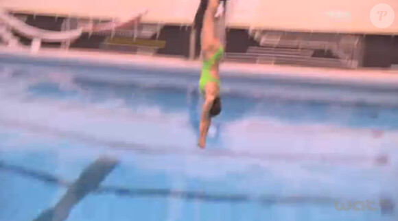 Laury Thilleman en plein entraînement dans Splash