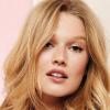 Toni Garrn pose pour Victoria's Secret.