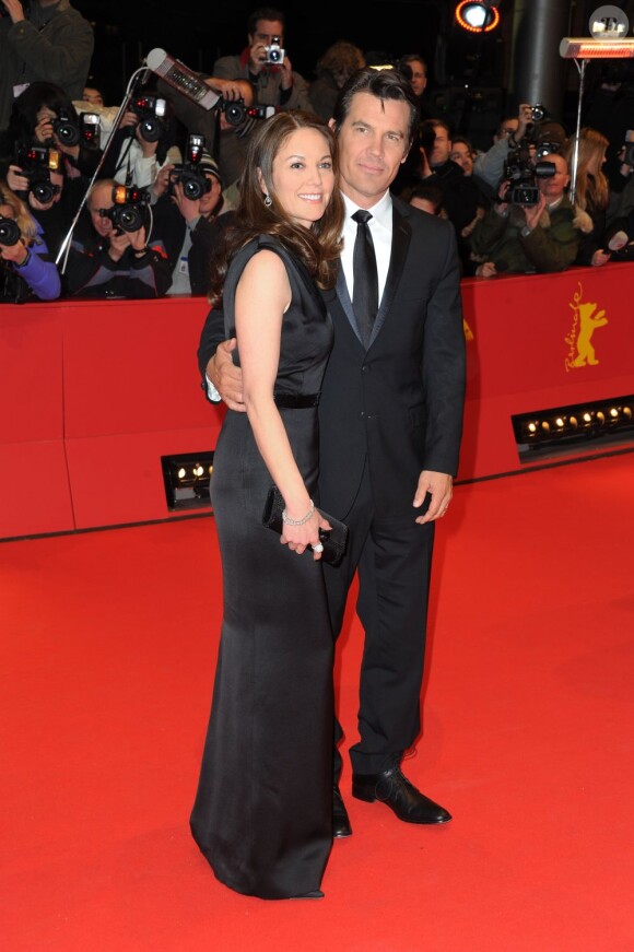 Diane Lane et Josh Brolin à la soirée d'ouverture du 61e Festival International du film de Berlin, le 10 février 2011, à Berlin.