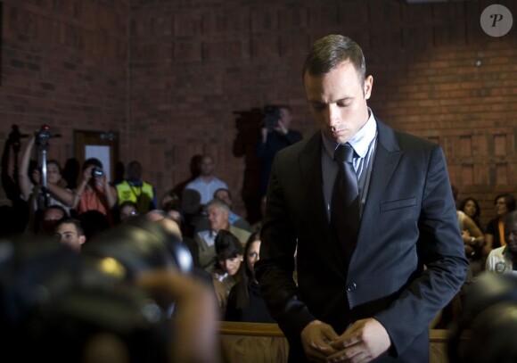 Oscar Pistorius au tribunal d'instance de Pretoria, troisième jour d'audience pour sa demande de libération sous caution, le 21 février 2013.