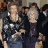 La reine Sofia d'Espagne et Cayetana Fitz-James Stuart, 18e duchesse d'Albe, au vernissage d'une exposition sur l'héritage de la Maison d'Albe, le 18 décembre 2012.