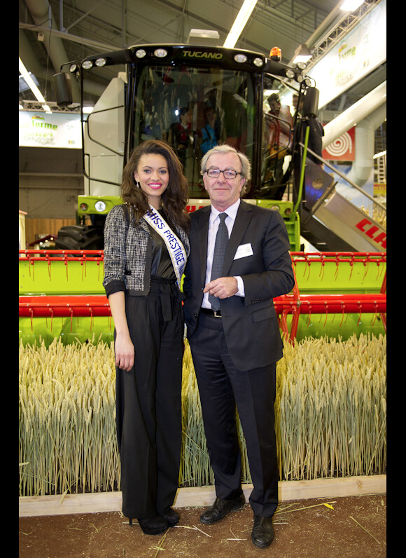 Miss Prestige National, Auline Grac de passage sur l'espace dédié aux cultures des céréales au Salon International de l'Agriculture 2013.