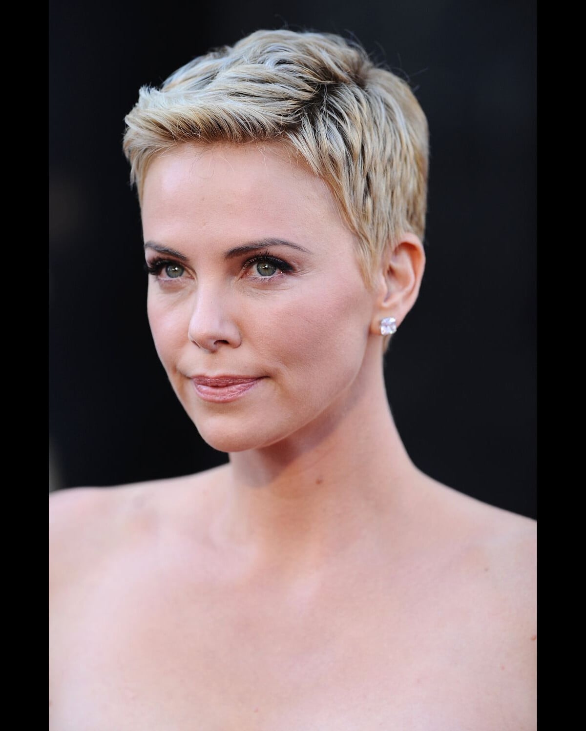Sitemapcdatahttpsmodeinf Inetcomcharlize Theron Cheveux Courts