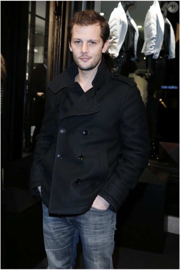 Nicolas Duvauchelle à l'inauguration de la première boutique concept store de Karl Lagerfeld à Paris, le 28 février 2013.