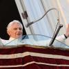 Dernier salut du pape Benoît XVI à Castel Gandolfo en Italie, le 28 fevrier 2013.