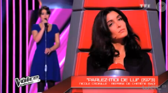 Nell, fille d'Yve Rénier a passé avec succès les auditions à l'aveugle de The Voice 2, diffusée depuis le 2 février 2013 sur TF1.