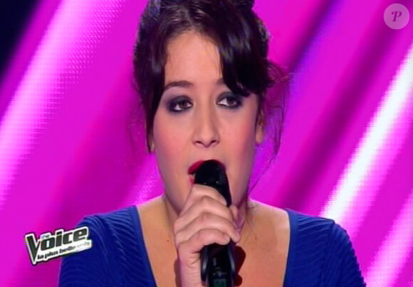 Nell, la jolie fille d'Yves Rénier dans The Voice 2, diffusée depuis le 2 février 2013 sur TF1.