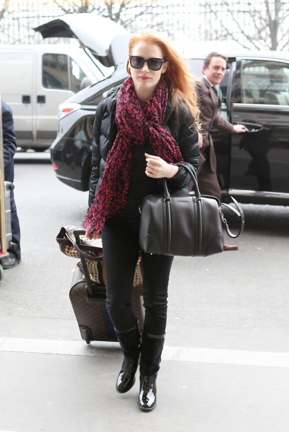 Exclusif - Jessica Chastain arrive à son hôtel près du jardin des Tuileries. Paris, le 2 mars 2013.