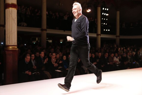 Jean Paul Gaultier lors de son défilé prêt-à-porter automne-hiver 2013 à la Salle Wagram. Paris, le 2 mars 2013.