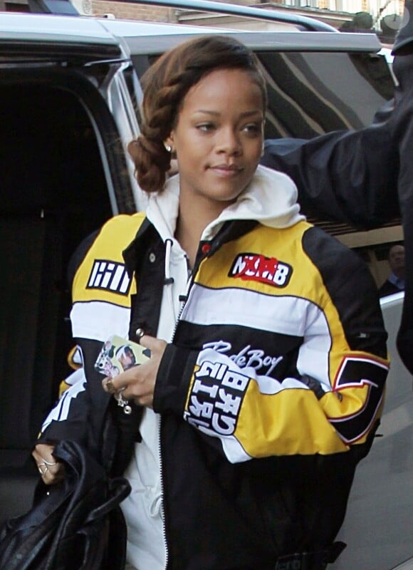 Rihanna arrive à son hôtel à Londres, le 4 mars 2013.