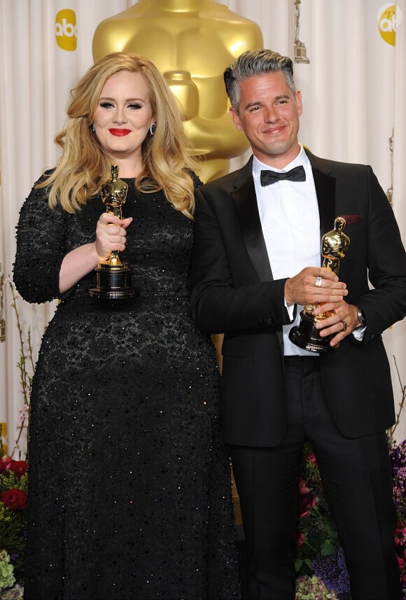 Adele et son producteur Paul Epworth, Oscar de la meilleure chanson pour "Skyfall" - 85e cérémonie des Oscars a Hollywood, le 24 février 2013.