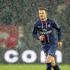 David Beckham sous la pluie fait ses grands débuts sous le maillot du Paris Saint-Germain face à l'Olympique de Marseille le 24 février 2013 à Paris au Parc des Princes