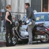 Jason Segel, fraîchement séparé de Michelle Williams, rigole bien avec une inconnue à Hollywood le 4 mars 2013
