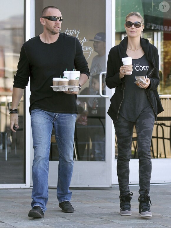 Heidi Klum, accompagnée de son petit ami Martin Kirsten dans les rues de Los Angeles, le 10 mars 2013.