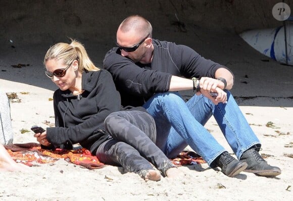 Heidi Klum et son petit ami Martin Kirsten lors d'une sortie plage à Los Angeles, le 10 mars 2013.