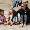 Heidi Klum en compagnie de son petit ami Martin Kirsten et de ses enfants lors d'une sortie à la plage, à Los Angeles, le 10 mars 2013.