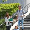 Kourtney Kardashian, Scott Disick et leurs enfants Mason et Penelope dans un parc de Los Angeles, le 10 mars 2013.