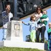 Kourtney Kardashian, son compagnon Scott Disick et leurs enfants Mason et Penelope à Los Angeles, le 10 mars 2013.