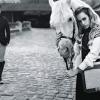 Campagne Boy de Chanel avec la it-girl Alice Dellal. Photographiée par Karl Lagerfeld.