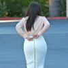 Kim Kardashian se rend à un rendez-vous à Los Angeles, le 12 mars 2013. Apparemment, la jeune femme a eu quelques problèmes avec sa jupe.