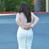Kim Kardashian enceinte se rend à un rendez-vous à Los Angeles, le 12 mars 2013. Apparemment, la jeune femme a eu quelques problèmes avec sa jupe.
