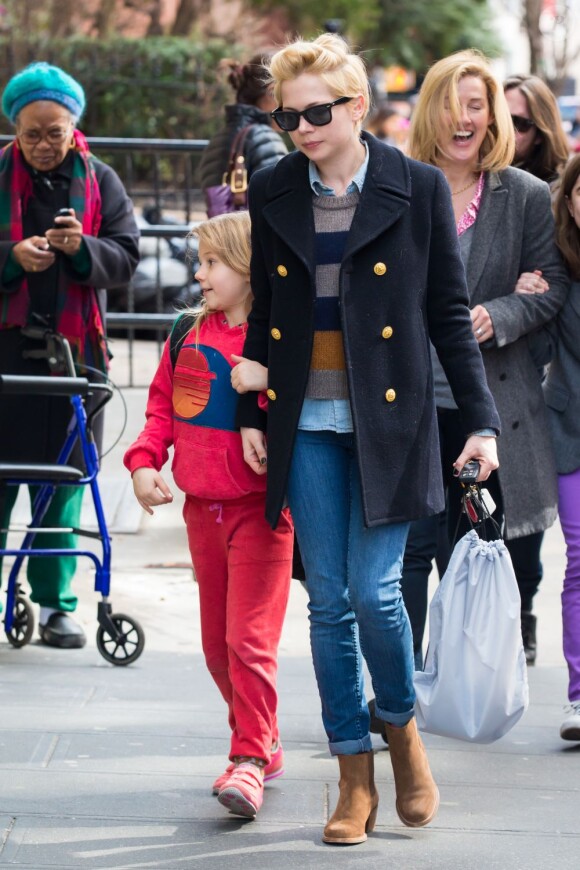 Michelle Williams avec sa fille Matilda à New York le 13 mars 2013