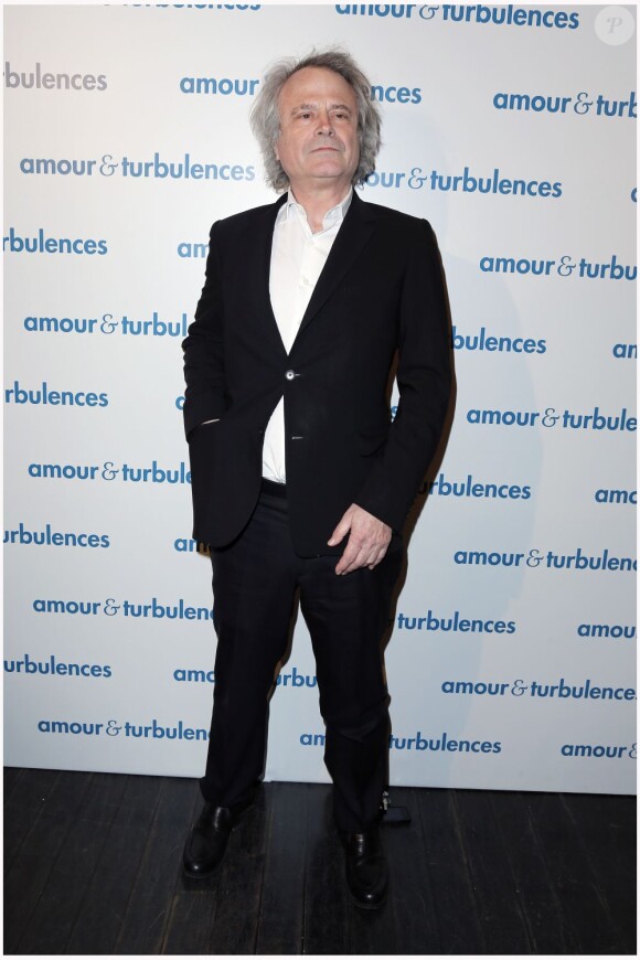 Franz-Olivier Giesbert droit avant la première du film Amour & Turbulences au Publicis, Paris, le 18 mars 2013.